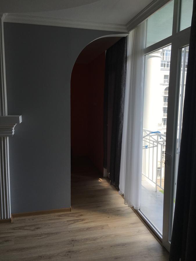 Apartment White Magnolia Batumi Exterior photo