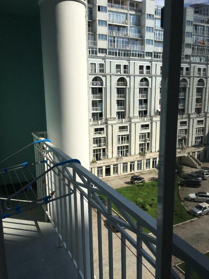 Apartment White Magnolia Batumi Exterior photo
